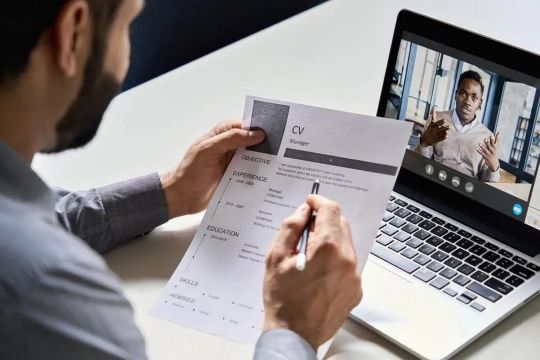 Comment utiliser ChatGPT pour rédiger votre CV